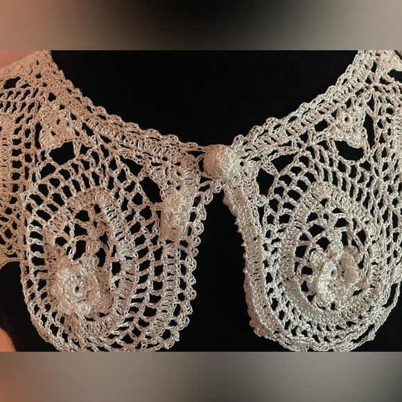 Vintage Crochet Lace Collar - Picture 2 of 7